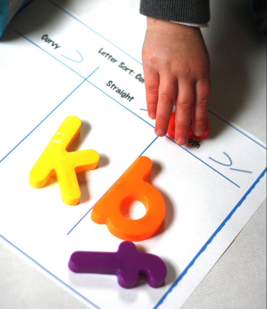 ABC Game: Letter Sort Curvy or Straight?