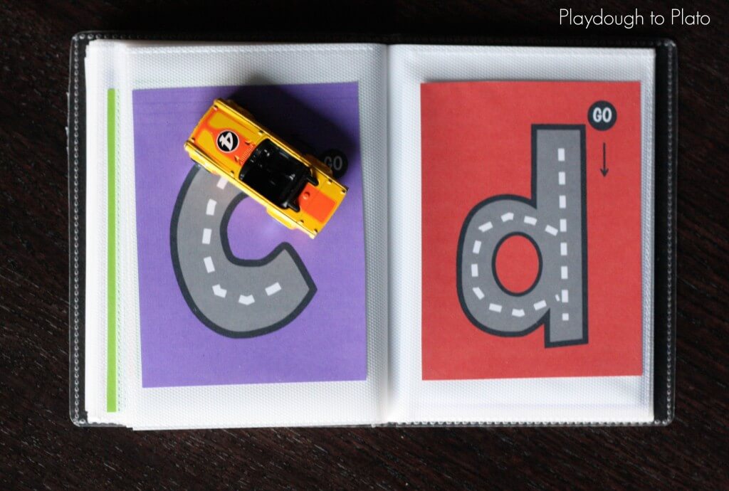 So cool!! Use these free printables to make a lowercase letter tracing book. What an awesome literacy center or busy bag!