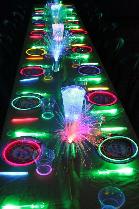 Glow-In-the-Dark-Guest-Tables