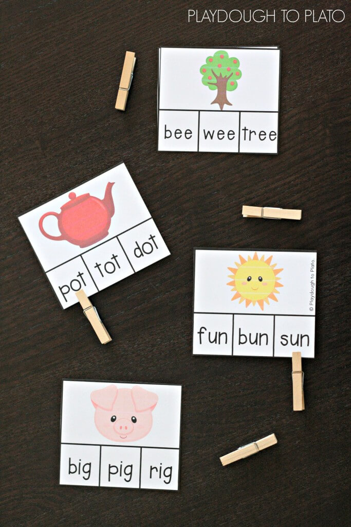 I love these word family clip cards!
