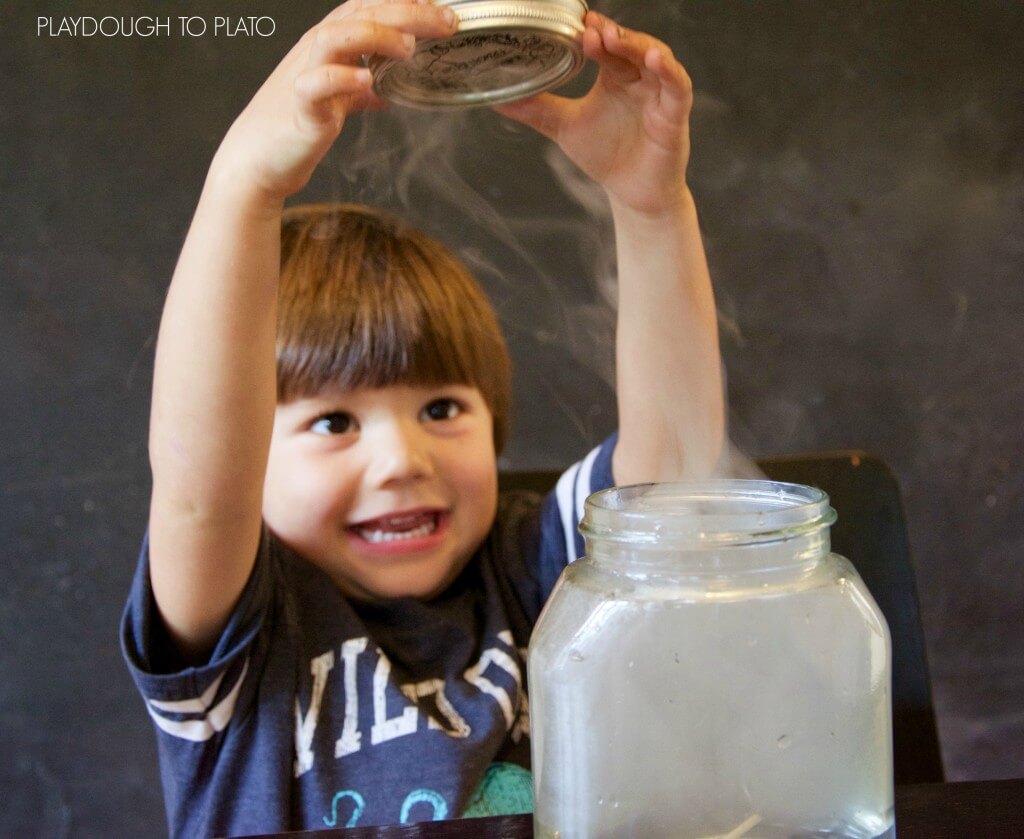 How to Make a Cloud in a Jar. This science experiment is so easy!!