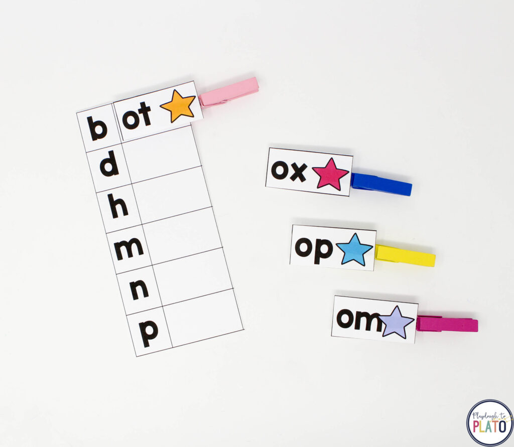 Practice spelling with this unicorn themed center. 